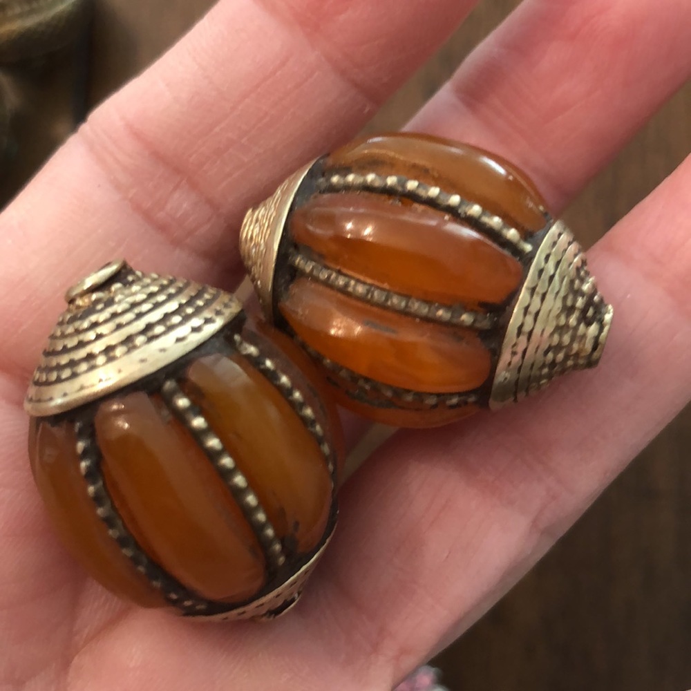 Bead Lot, Large & Small Beads Plus Charms and a Necklace - Picture 16 of 16